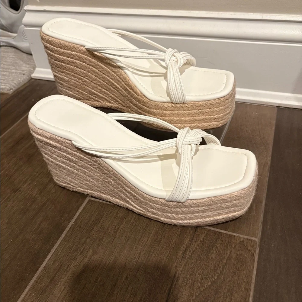 8.5‎ Chic White Platform Sandals